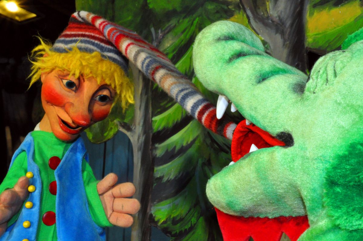 „Kasper und der Ritter Kunibert“: Picknickdecken-Puppentheater am Sonntag, 13. September, um 15 Uhr im Garten der Wewelsburg